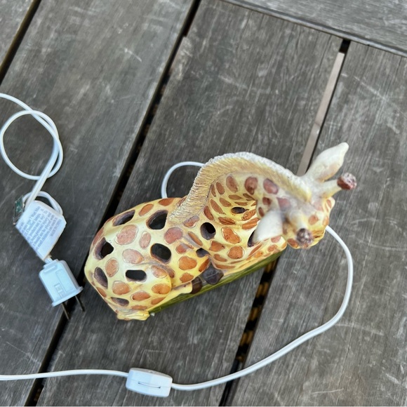 Vintage Ceramic Giraffe Small Table or Desk Lamp - Picture 7 of 16